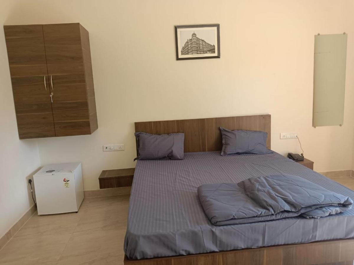 Sk Resort Alībāg Esterno foto