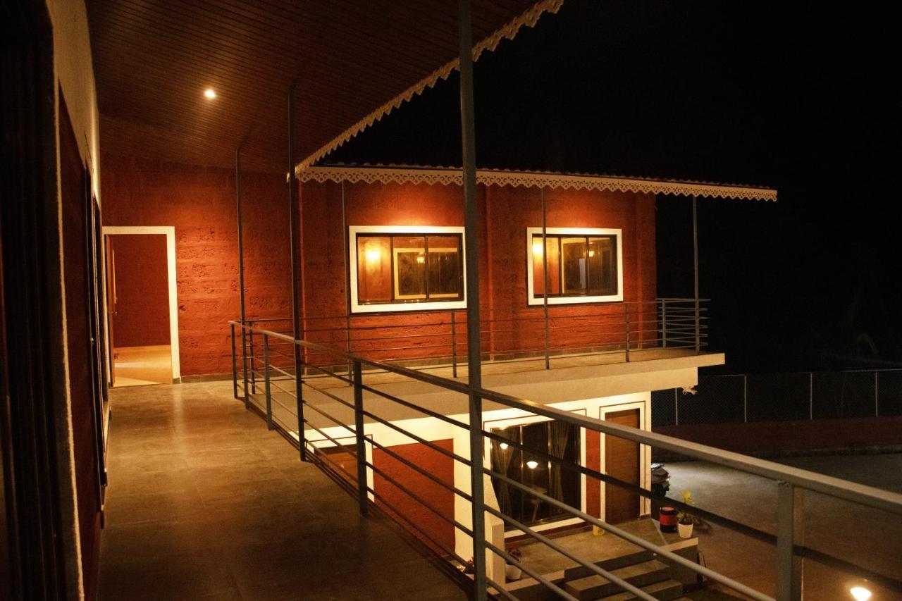 Sk Resort Alībāg Esterno foto