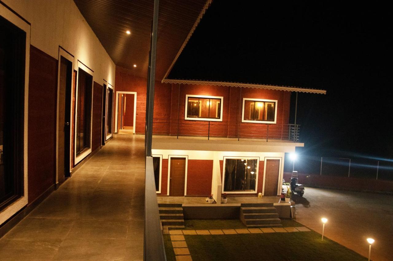 Sk Resort Alībāg Esterno foto