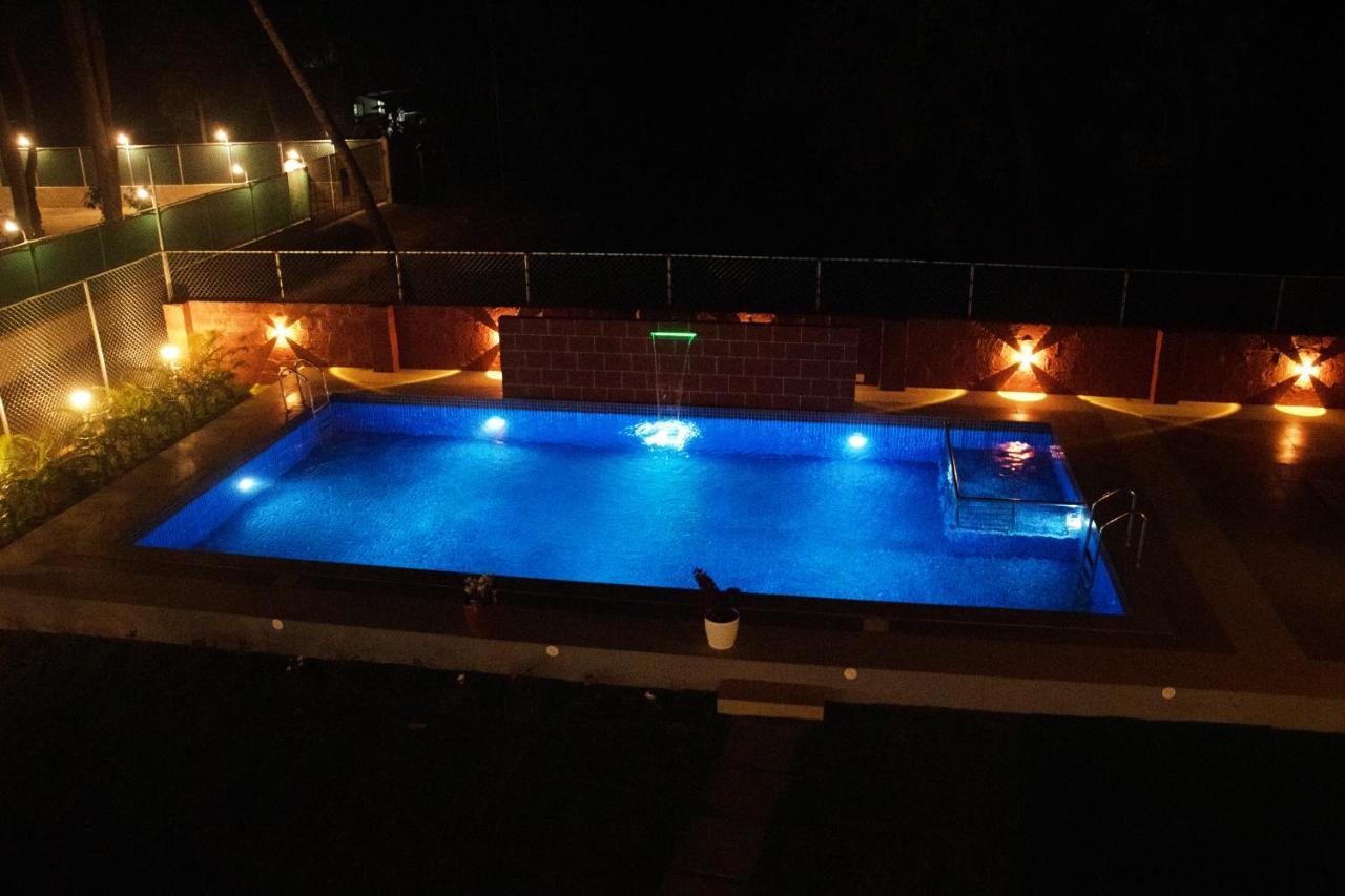 Sk Resort Alībāg Esterno foto