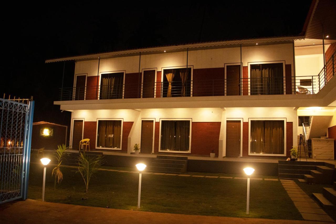 Sk Resort Alībāg Esterno foto